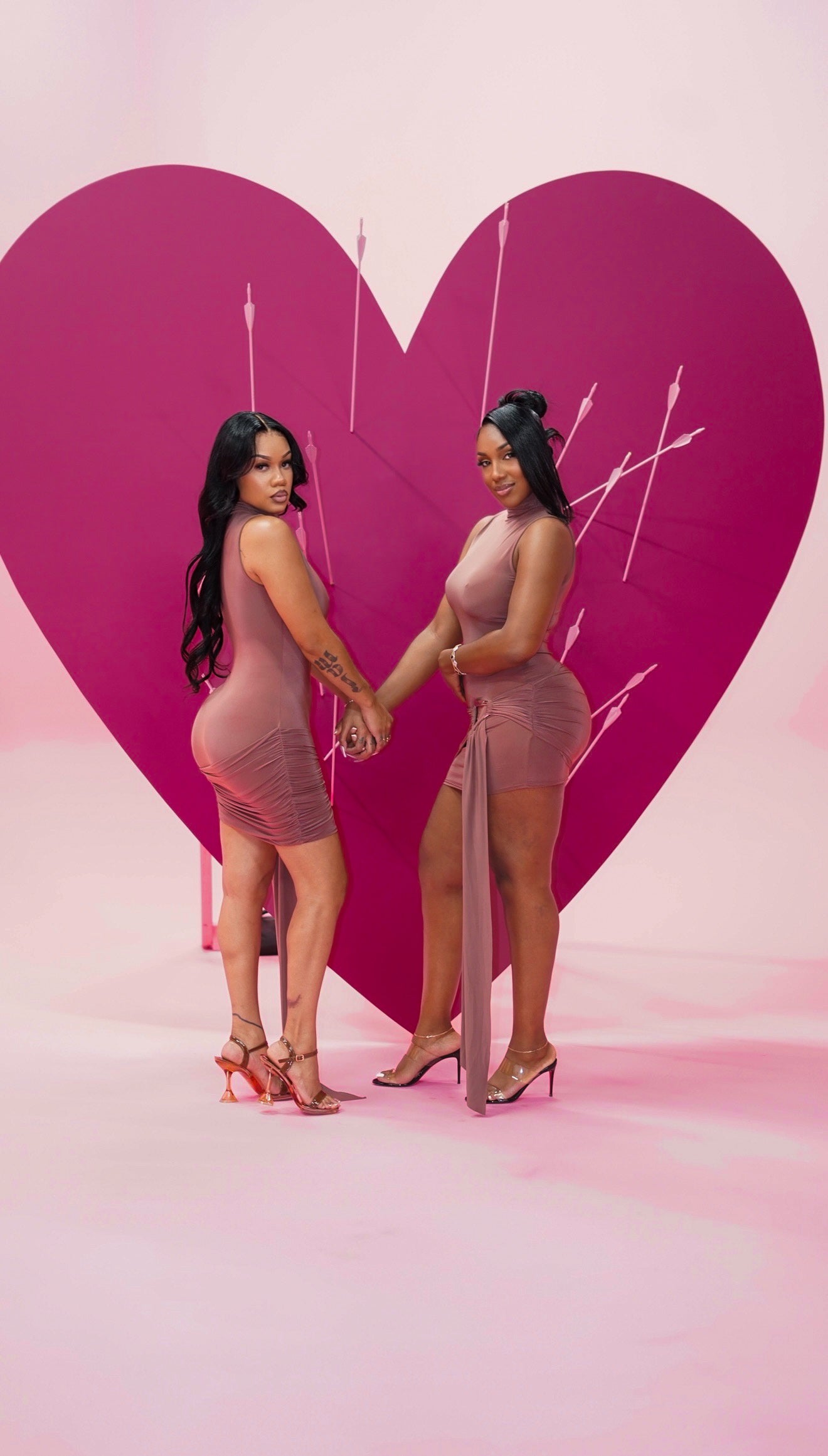 STOLEN HEARTS DRESS (BROWN)